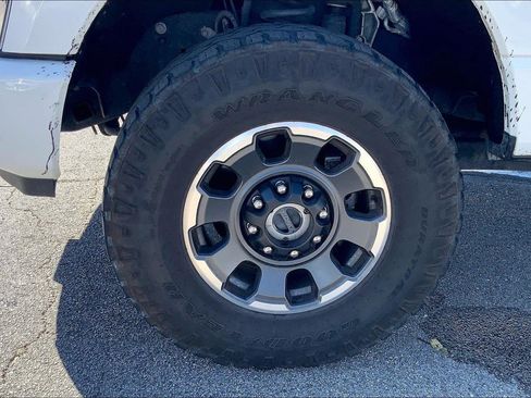 Used 2024 Ford F350 Lariat w/ Lariat Ultimate Package AWD/4WD image 8