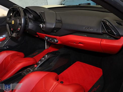 Used 2018 Ferrari 488 Spider image 25