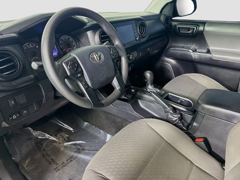 Used 2020 Toyota Tacoma SR image 21