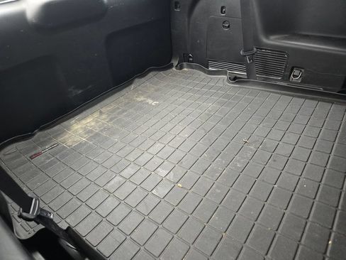 Used 2020 Ford Explorer XLT w/ Equipment Group 202A AWD/4WD image 14