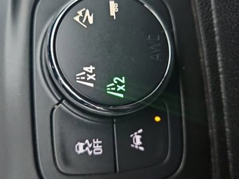 Used 2019 Chevrolet Traverse Premier w/ Redline Edition image 11