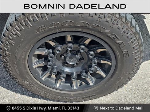 Used 2018 Chevrolet Colorado ZR2 image 10