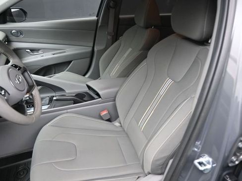 Used 2025 Hyundai Elantra Sport image 19