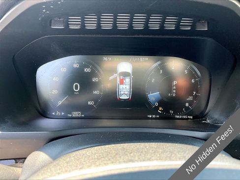 Used 2016 Volvo XC90 T6 Momentum w/ Momentum Plus Package AWD/4WD image 18