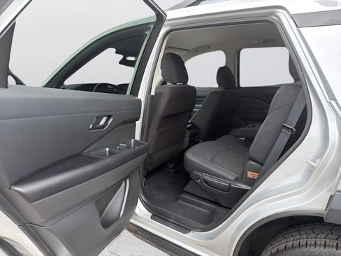 Used 2024 Nissan Pathfinder SV FWD image 19