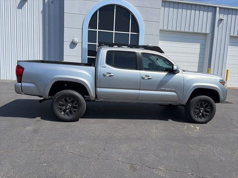 Used 2023 Toyota Tacoma SR5 w/ Technology Package image 8