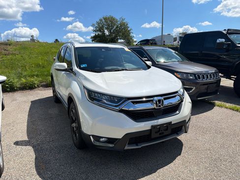 Used 2018 Honda CR-V Touring image 3