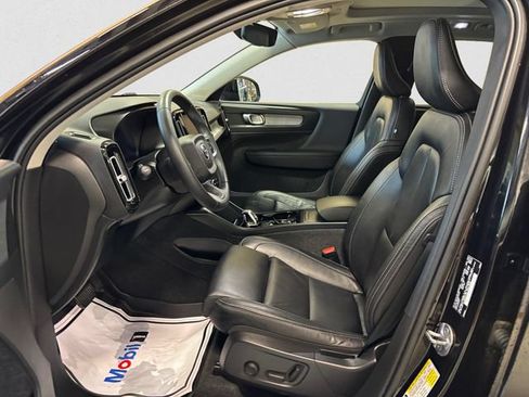 Used 2023 Volvo XC40 B5 Plus w/ Driver Assist Package AWD/4WD image 10