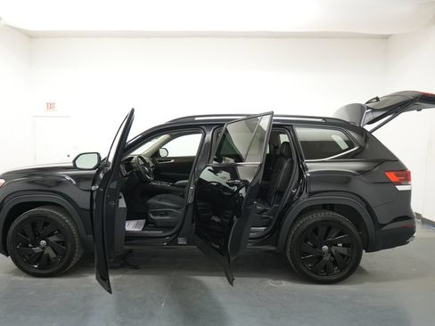 Used 2024 Volkswagen Atlas SE AWD/4WD image 26