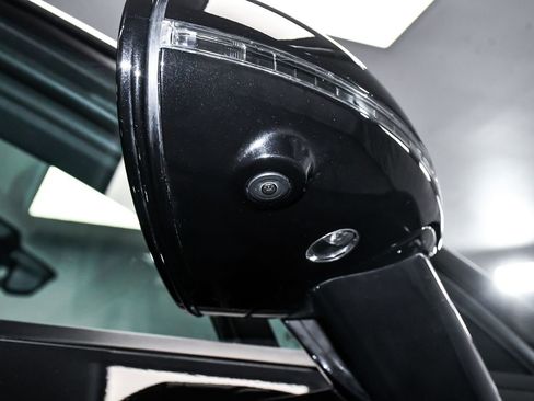 Used 2023 Porsche Macan AWD/4WD image 63