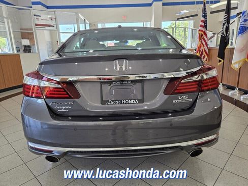 Used 2016 Honda Accord Touring image 5