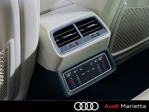 Used 2022 Audi e-tron Premium w/ Convenience Plus Package image 25