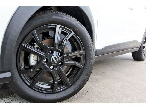 Used 2024 Nissan Kicks SV image 29