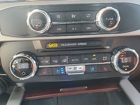 Used 2022 Ford F250 King Ranch w/ King Ranch Ultimate Package AWD/4WD image 32