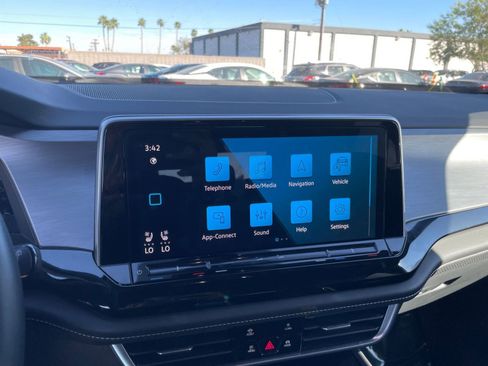 Used 2025 Volkswagen Atlas Cross Sport SE image 20