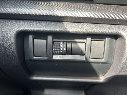 Used 2025 Subaru Crosstrek 2.5i Limited w/ Crosstrek Mirror Package image 18