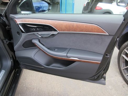 Used 2022 Audi A8 L 3.0T image 20