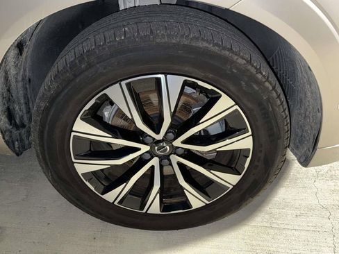 Used 2025 Volvo XC60 B5 Plus AWD/4WD image 5