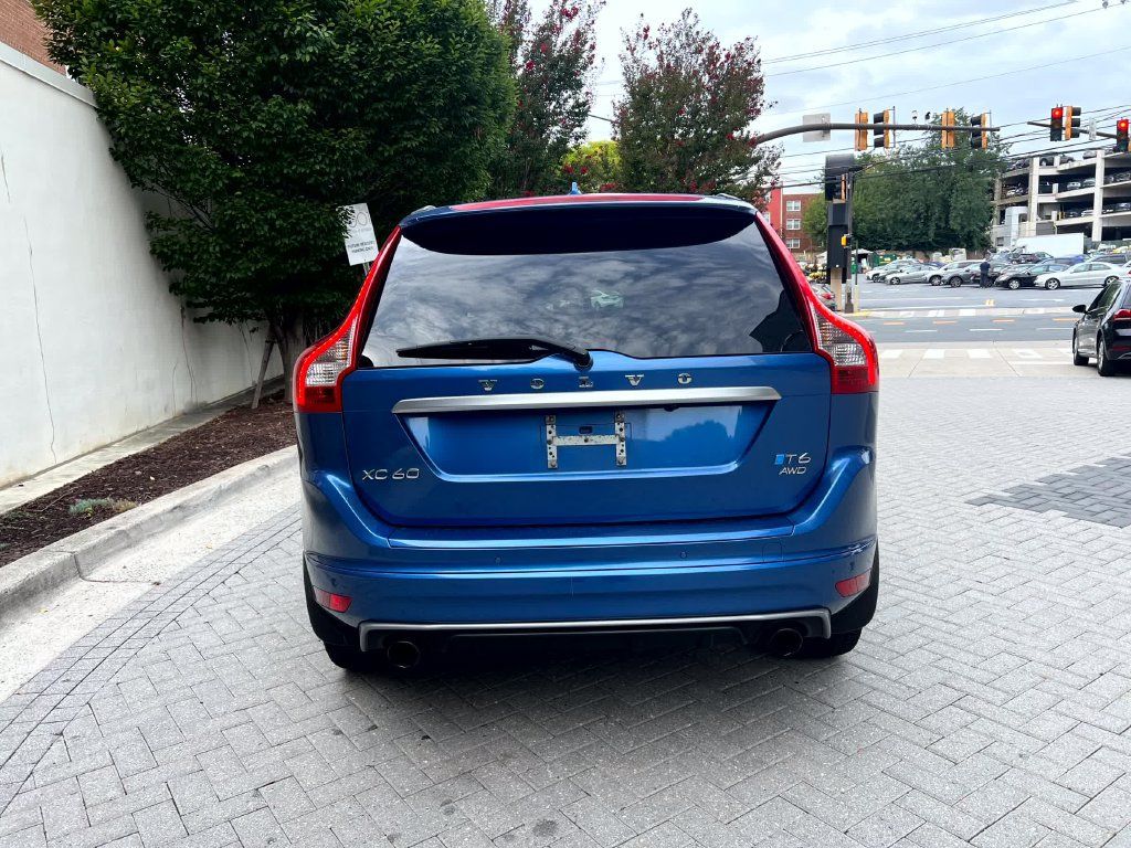 Used 2017 Volvo XC60 T6 R-Design w/ Climate Package AWD/4WD image 6