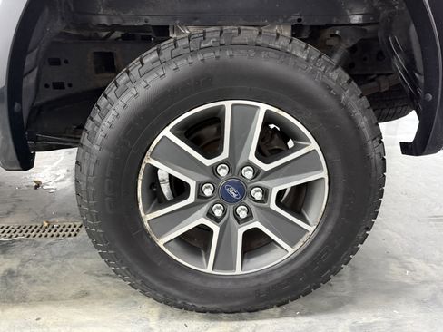 Used 2016 Ford F150 Lariat w/ Equipment Group 502A Luxury AWD/4WD image 26