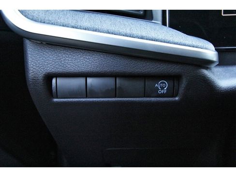 Used 2025 Nissan Kicks SV image 14