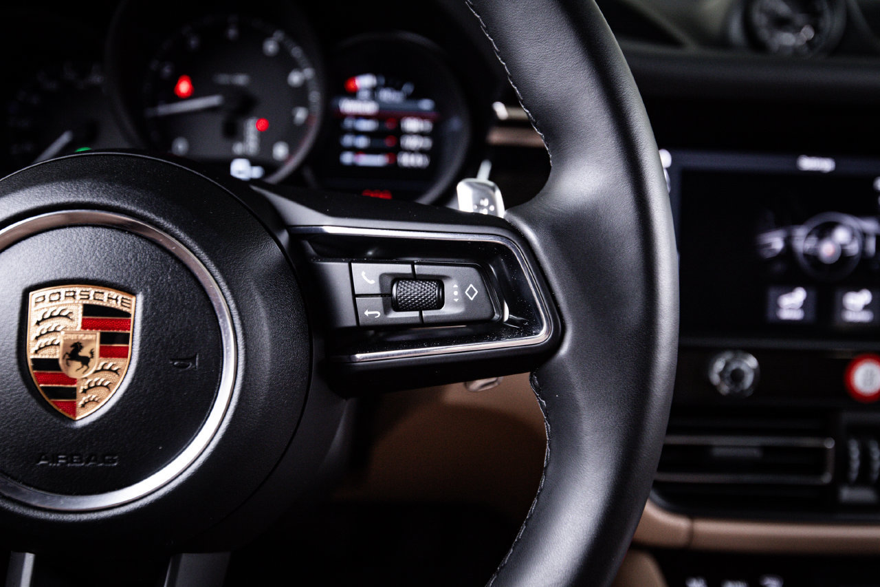 Certified 2026 Porsche Macan AWD/4WD image 16