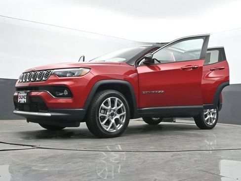 Used 2025 Jeep Compass Limited AWD/4WD image 68