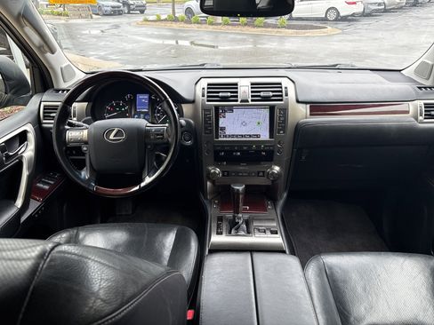 Used 2016 Lexus GX 460 w/ Premium Package AWD/4WD image 29