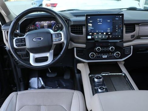 Used 2022 Ford Expedition Limited AWD/4WD image 18