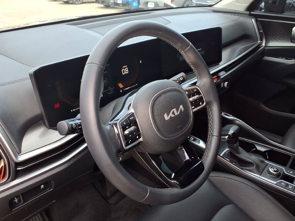 Certified 2025 Kia Sorento S FWD image 17