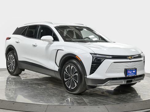 Used 2024 Chevrolet Blazer EV LT AWD/4WD image 9