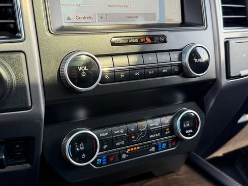 Used 2019 Ford Expedition Max Platinum AWD/4WD image 47