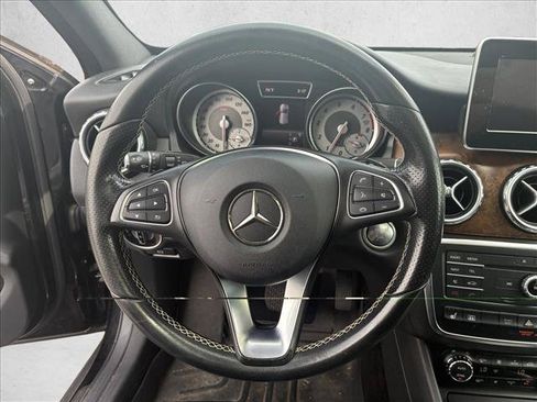 Certified 2017 Mercedes-Benz GLA 250 4MATIC image 11
