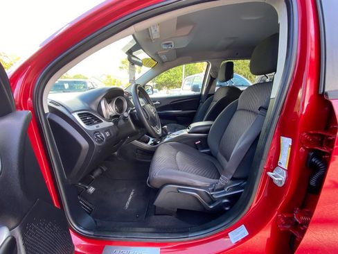 Used 2017 Dodge Journey SE image 27