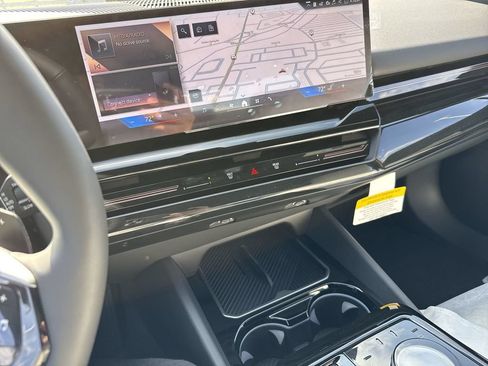 Certified 2026 BMW 530i xDrive w/ Premium Package AWD/4WD image 12