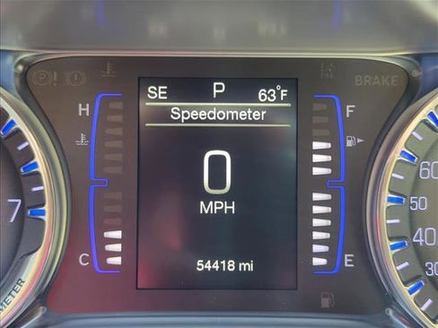 Used 2017 Chrysler 200 Limited Platinum image 14