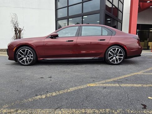 Used 2023 BMW i7 xDrive60 image 5