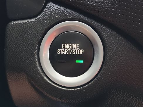 Used 2020 Chevrolet Equinox Premier FWD image 22