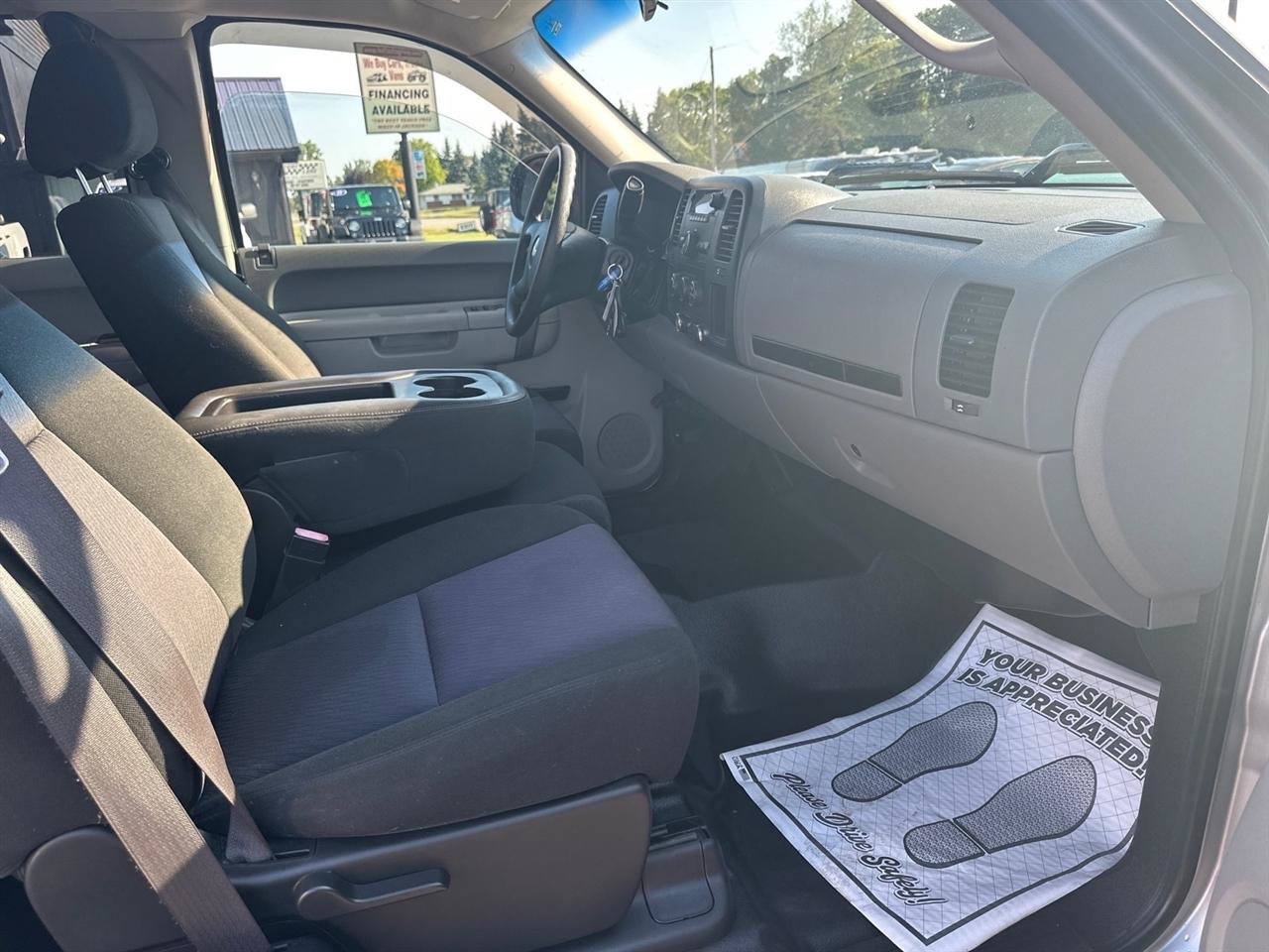 Used 2010 Chevrolet Silverado 1500 W/T RWD image 18