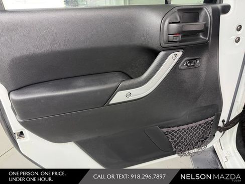 Used 2016 Jeep Wrangler Unlimited Sahara AWD/4WD image 19