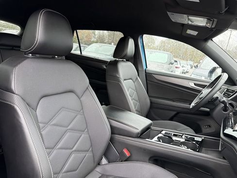 Used 2024 Volkswagen Atlas Cross Sport SE image 19