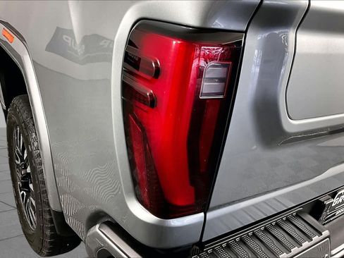 Certified 2024 GMC Sierra 2500 Denali Ultimate AWD/4WD image 28