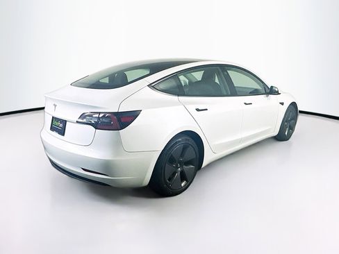 Used 2023 Tesla Model 3 Standard Range image 9