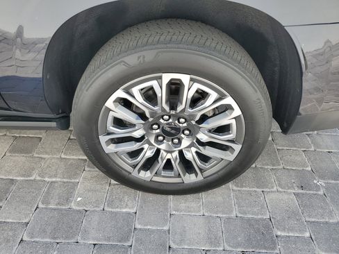 Used 2023 GMC Yukon XL Denali Ultimate w/ LPO, Floor Liner Package image 6