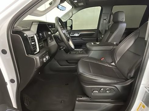 Used 2025 GMC Sierra 2500 Denali w/ Denali Reserve Package AWD/4WD image 11