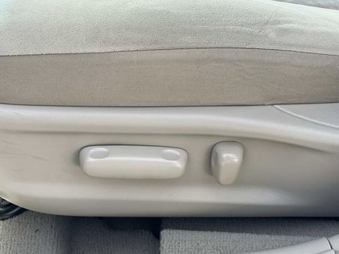 Used 2011 Toyota Camry LE image 17