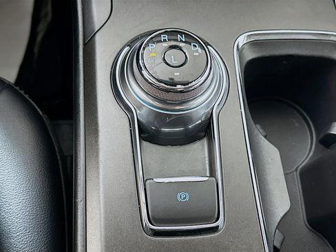 Used 2018 Ford Fusion SE w/ Equipment Group 201A image 17