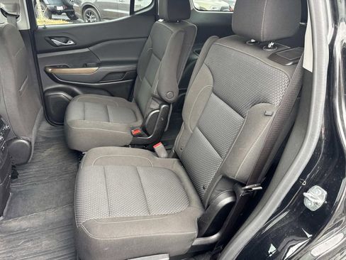 Used 2023 GMC Acadia SLE w/ Driver Convenience Package image 16