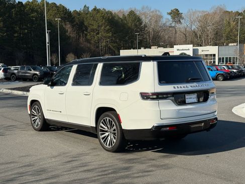 Used 2024 Jeep Grand Wagoneer L Series III image 3