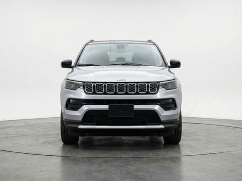 Used 2025 Jeep Compass Limited image 2
